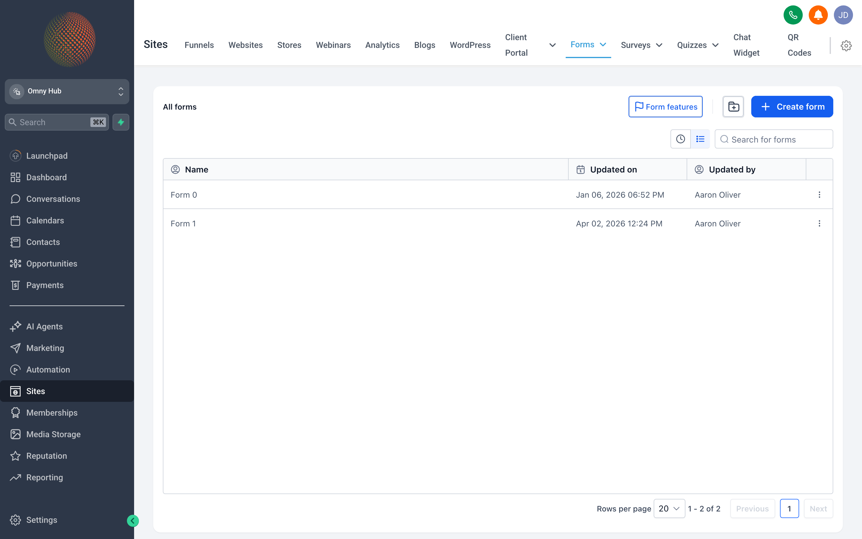 The form builder showing a contact form with fields for name, phone, email, and a message, with the field settings panel open on the right